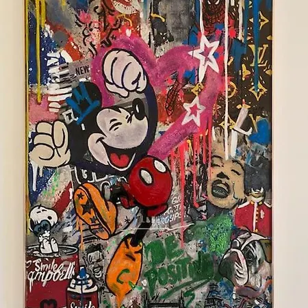 Apartment Grand Charonne Bastille Pop Art Paris